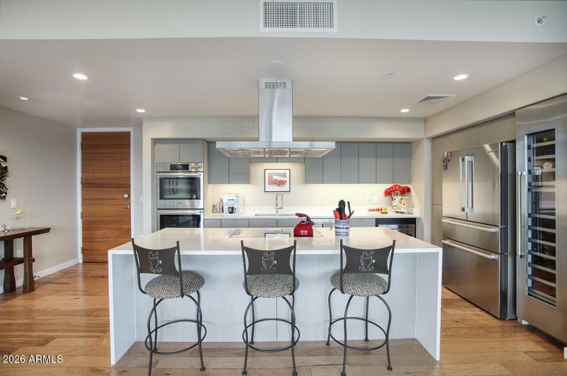 200 W PORTLAND ST 1113