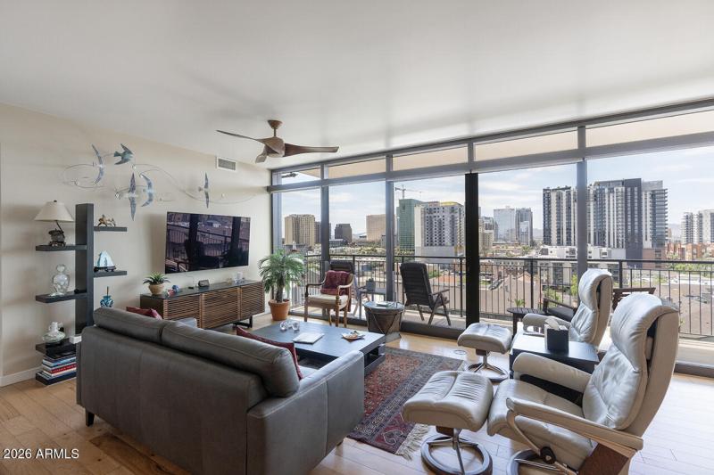 200 W PORTLAND ST 1113