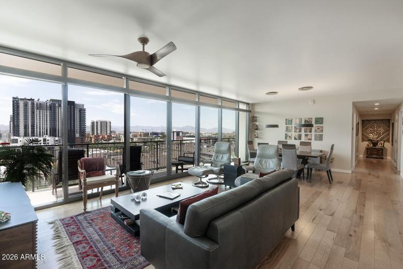 200 W PORTLAND ST 1113