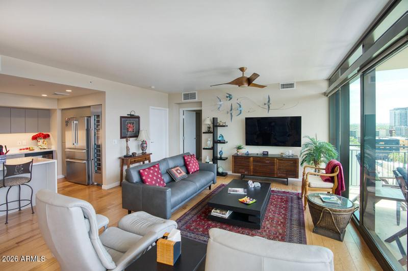 200 W PORTLAND ST 1113