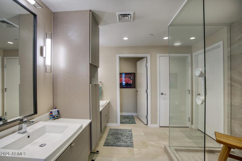 200 W PORTLAND ST 1113