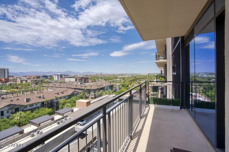 200 W PORTLAND ST 1113