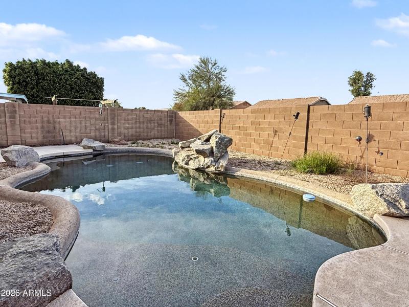 Sparkling Pool with Baja Step