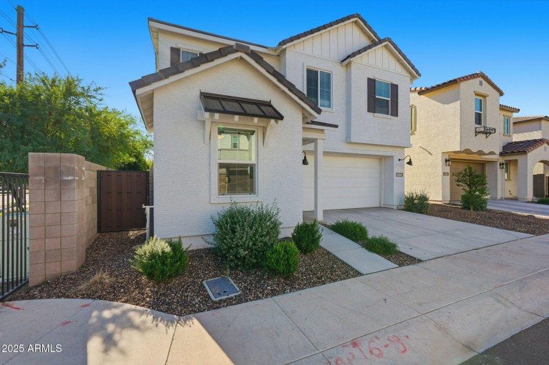 1511 W SIERRA VISTA DR