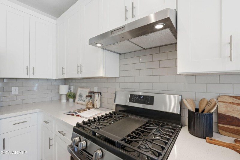 1511 W SIERRA VISTA DR