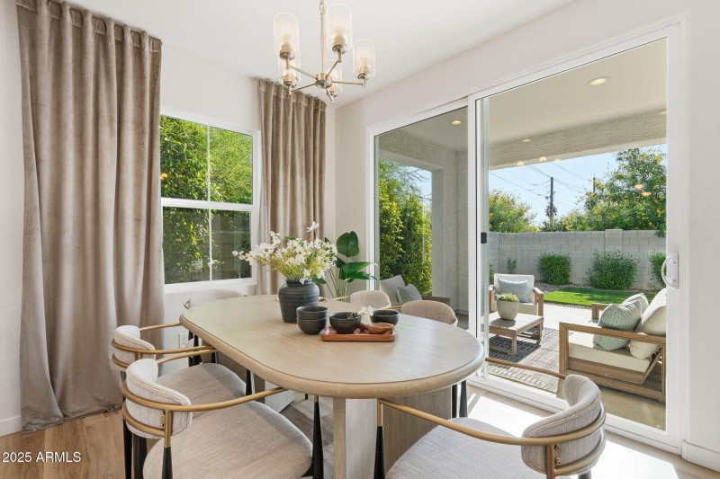 1511 W SIERRA VISTA DR