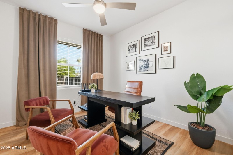 1511 W SIERRA VISTA DR