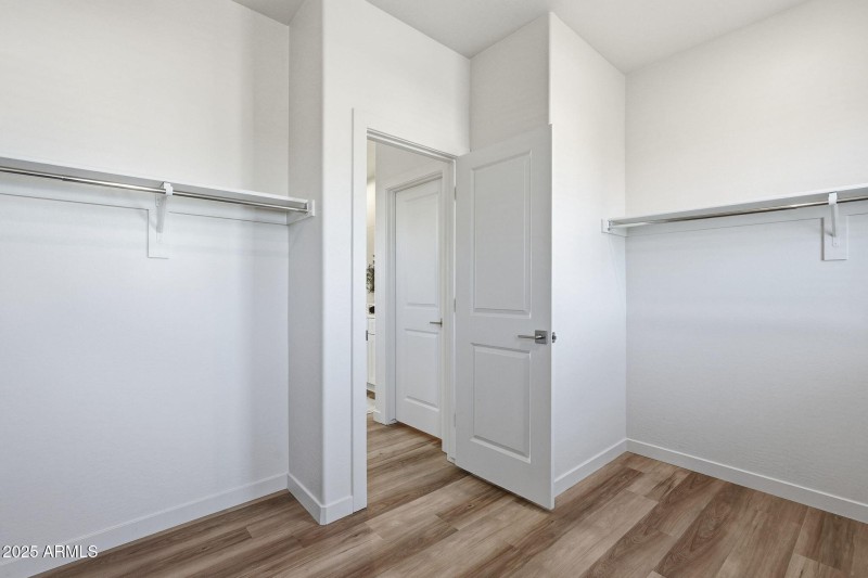 1511 W SIERRA VISTA DR