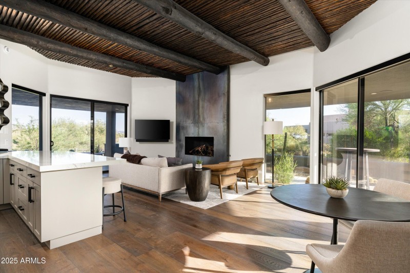 22-37661 N 94th St (22 of 79)