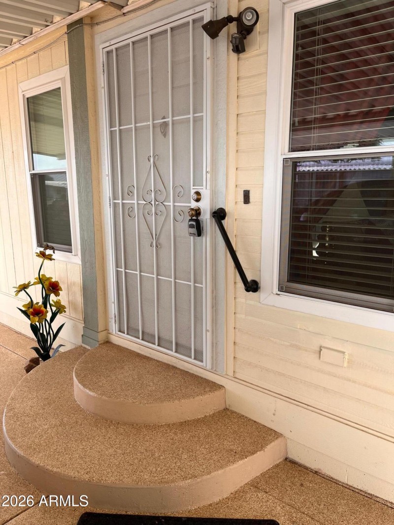 03. Easy two-step entry