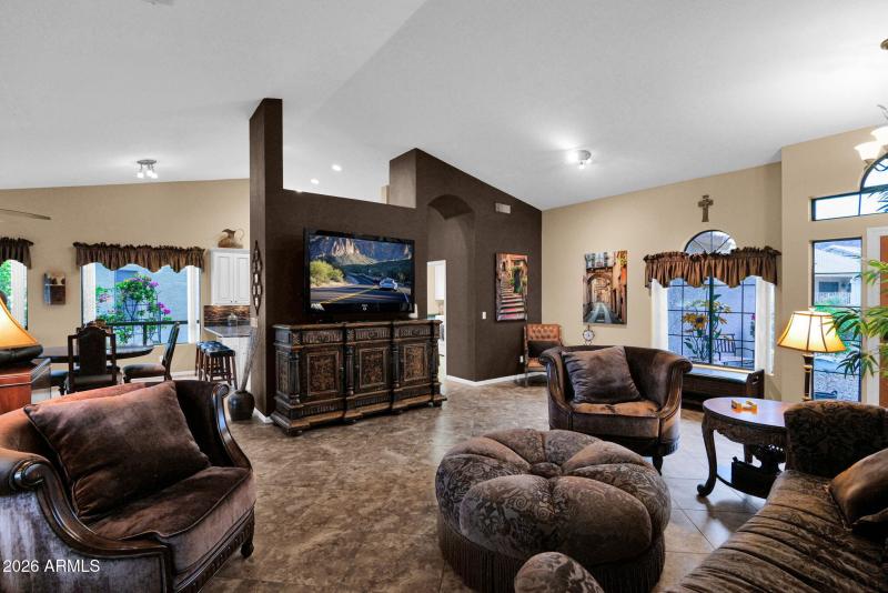 5534 Feather Bush - 07Living Room