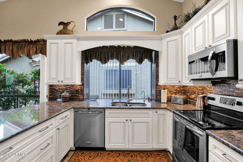 5534 Feather Bush - 11Kitchen