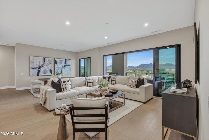 09_19355_N_73rd_Way9_mls