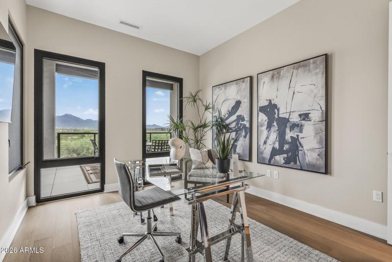 33_19355_N_73rd_Way33_mls