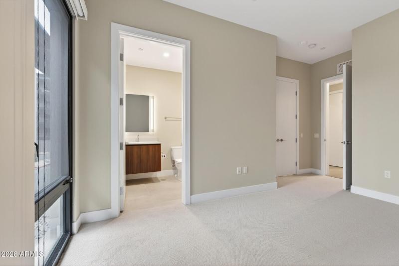 48_19355_N_73rd_Way48_mls