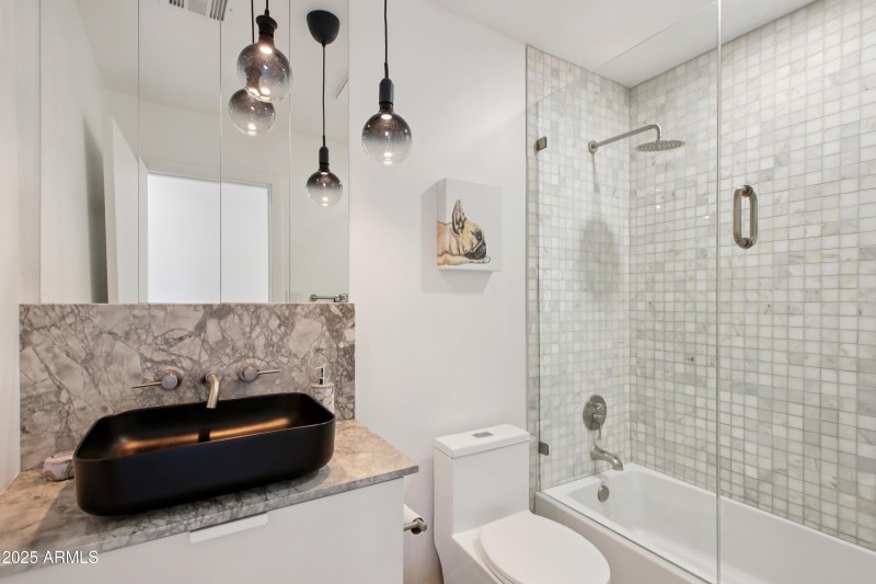 19-print-E Latham St-S1507-020