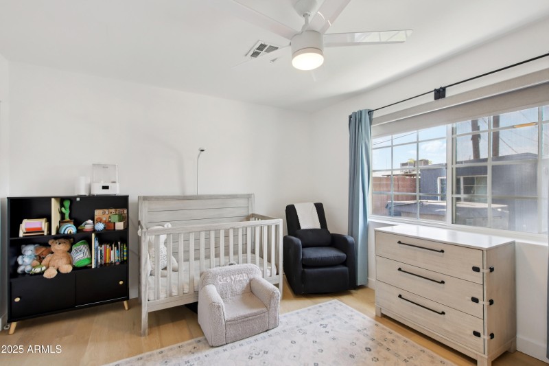 20-print-E Latham St-S1507-021