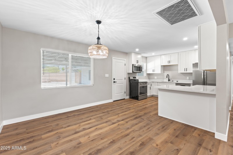 724 W Missouri Ave-7