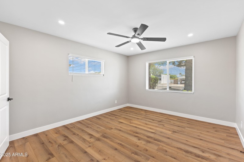 724 W Missouri Ave-14