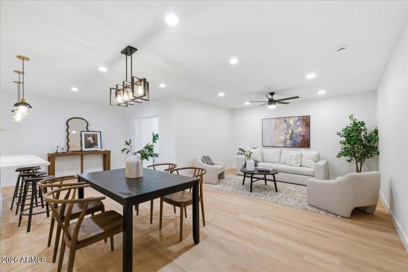 11-4210_N_18th_Ave_11