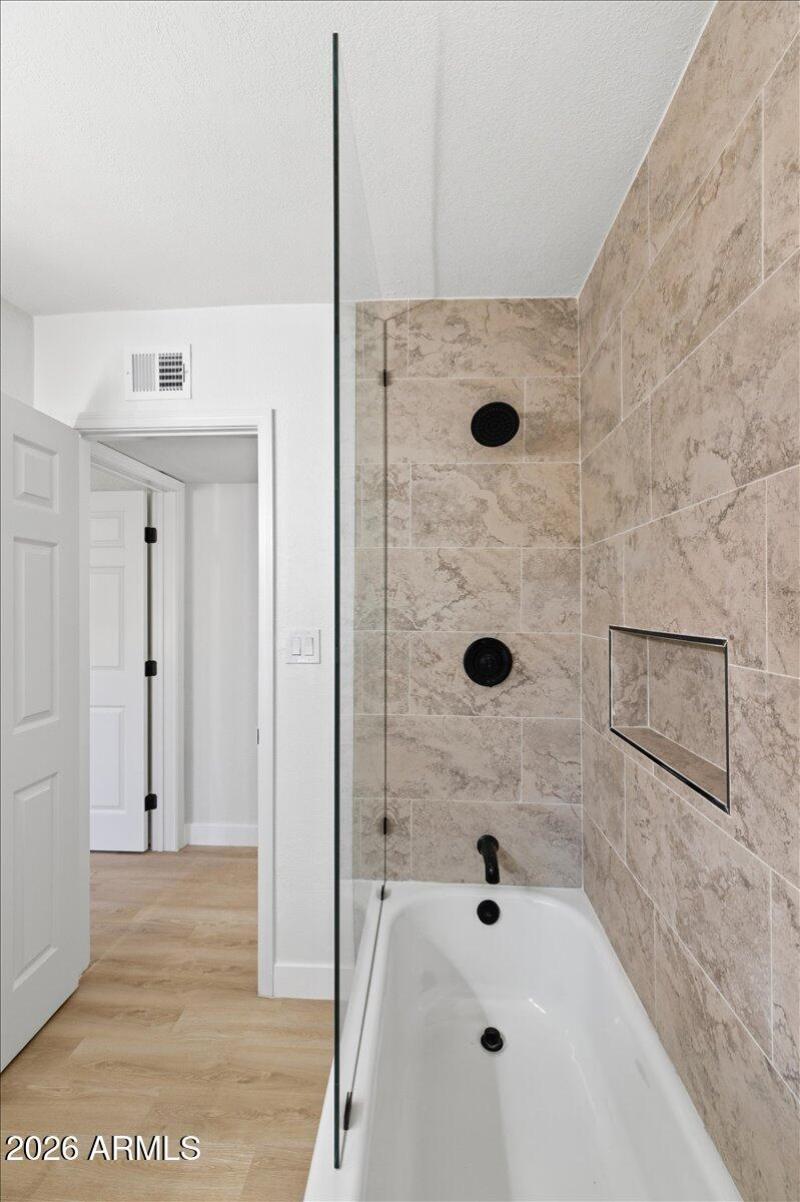 22-4210_N_18th_Ave_22