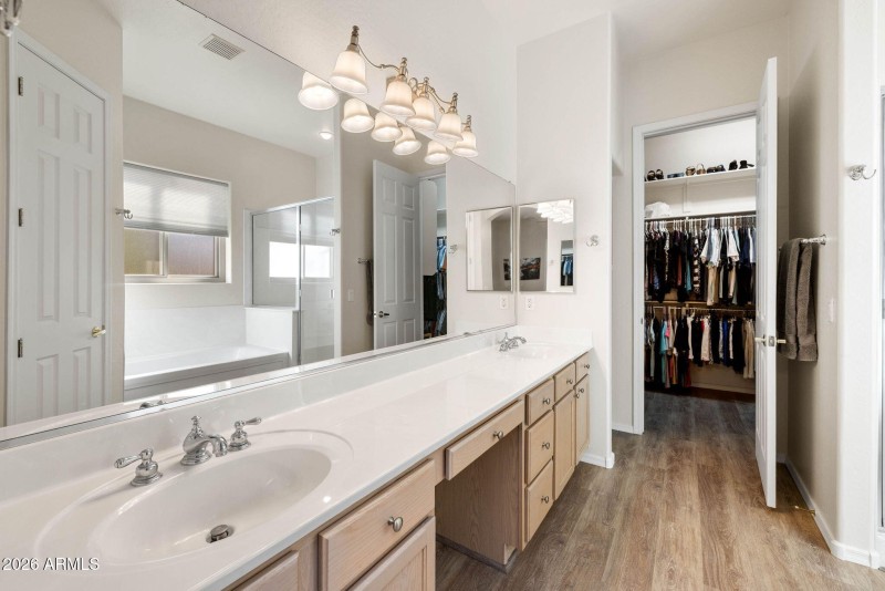 18-Primary Bathroom (2)