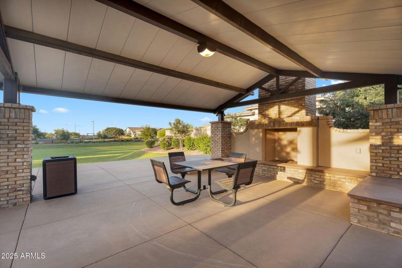 118-web-or-mls-CostaNeighborhood-07