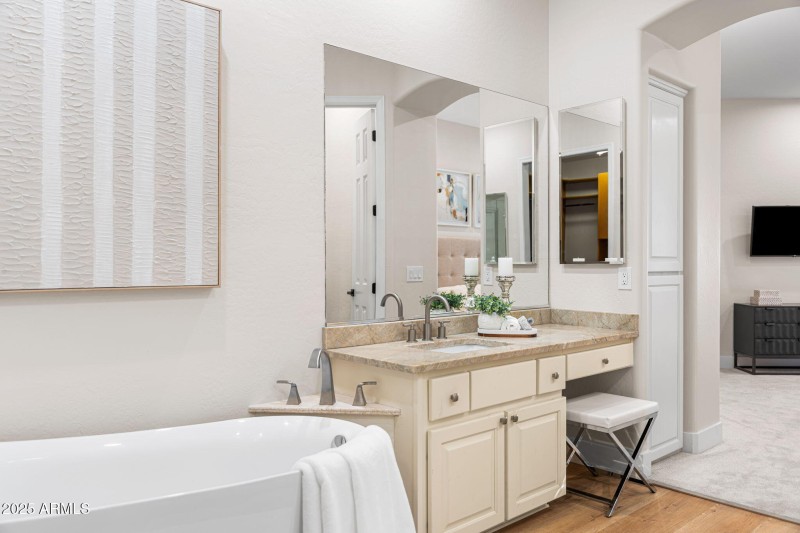 7266 E Del Acero Dr | Gainey Ranch