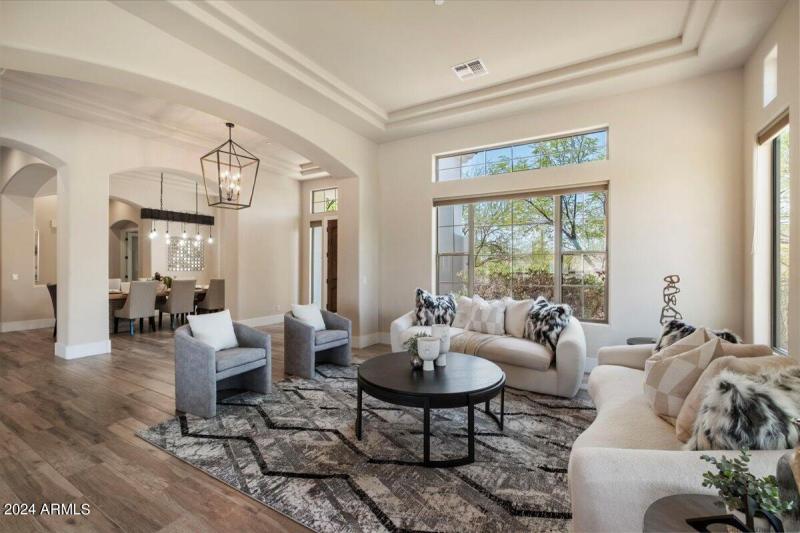 Formal Living Room60288054