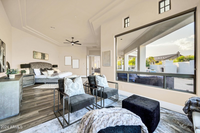 Primary Suite Sitting Area