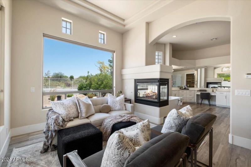 Primary Suite Sitting Area