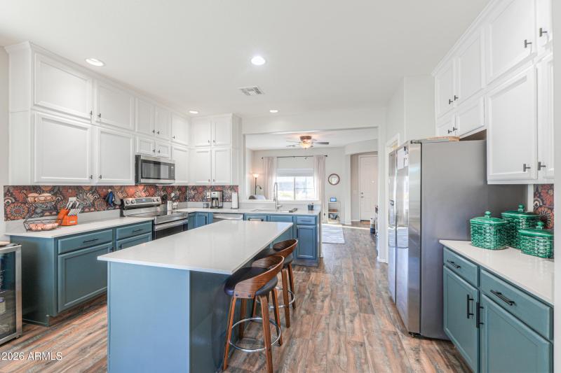 New Large quartz island