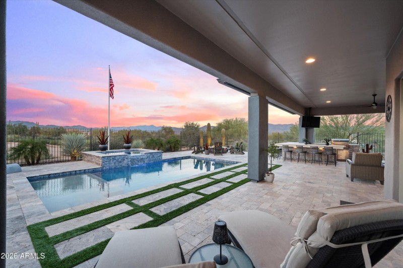 Spacious Covered Patio