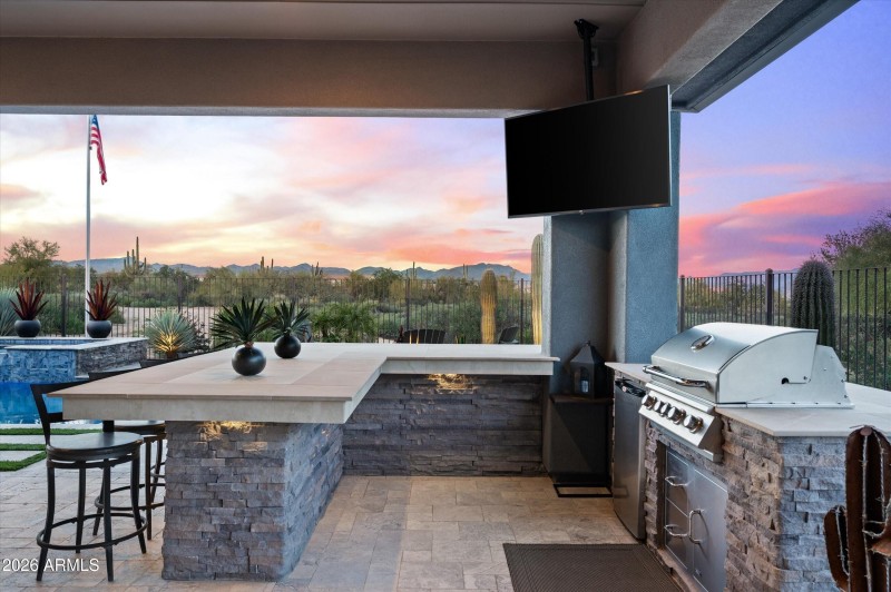 Full Outdoor Kitchen