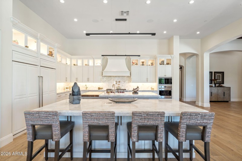 Perfect Transitional Kitchen