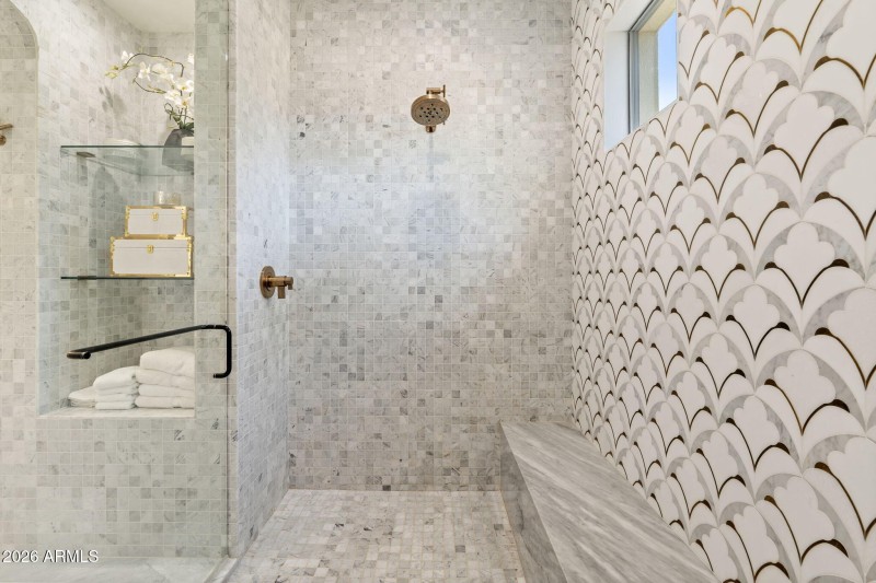 Large Primary Shower