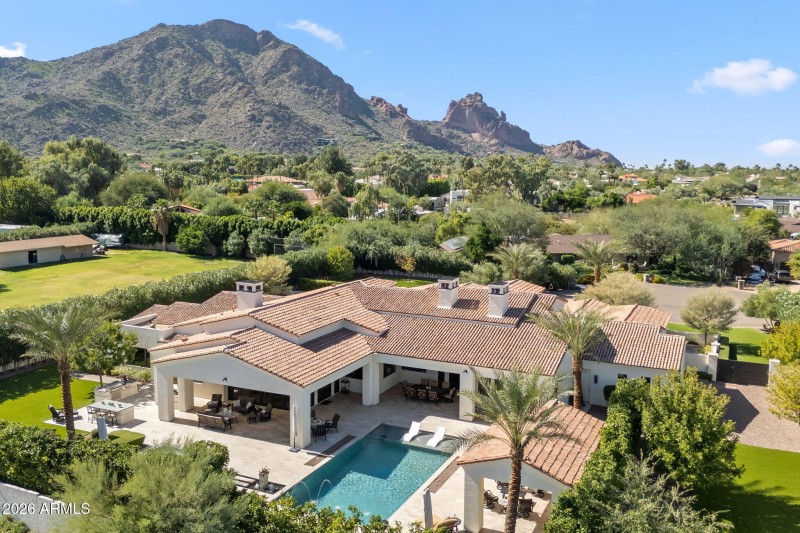 Paradise Valley Living!