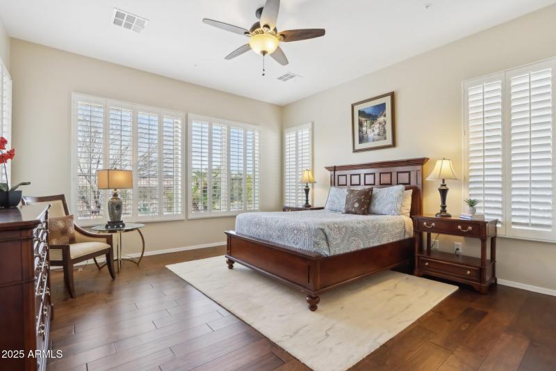 33-web-or-mls-N 129th Dr-031