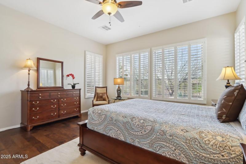 35-web-or-mls-N 129th Dr-033