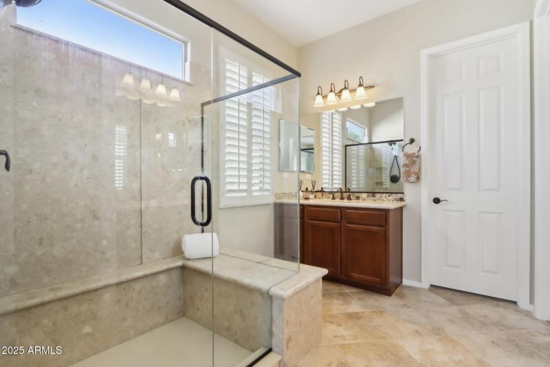 36-web-or-mls-N 129th Dr-034