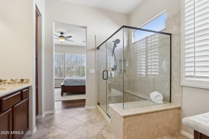 37-web-or-mls-N 129th Dr-035