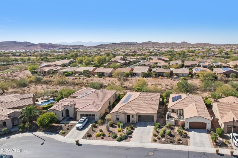 50-web-or-mls-N 129th Dr-048