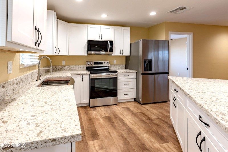 10201 -N-99th ave #165-NIC_5095-HDR-2