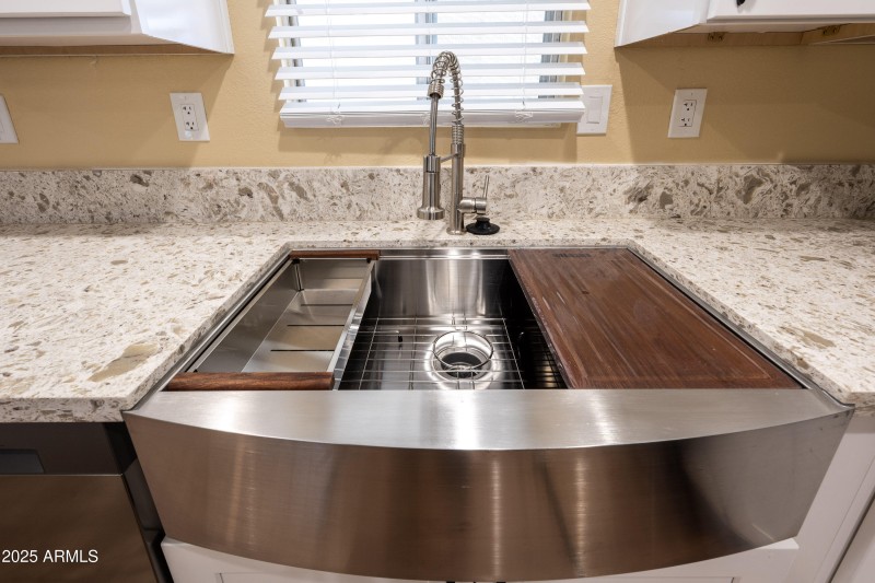 10201 -N-99th ave #165-NIC_5106