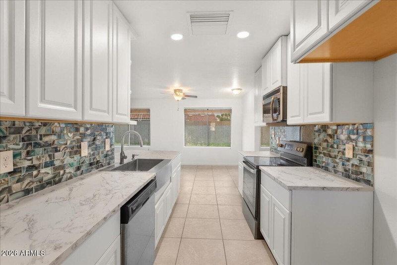 17-6909 W Georgia Ave_RedHogMedia - Copy