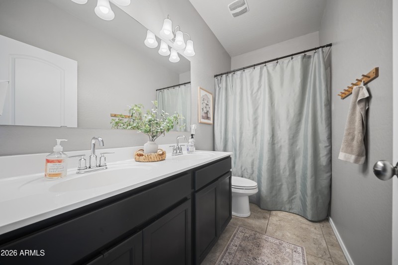 Bathroom 3_28859 N Gypsum