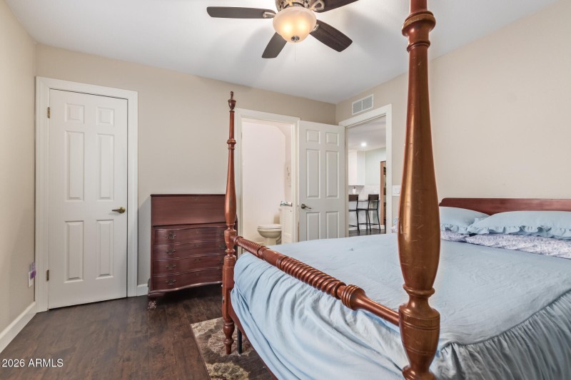 9013 E Sun Lakes Blvd S