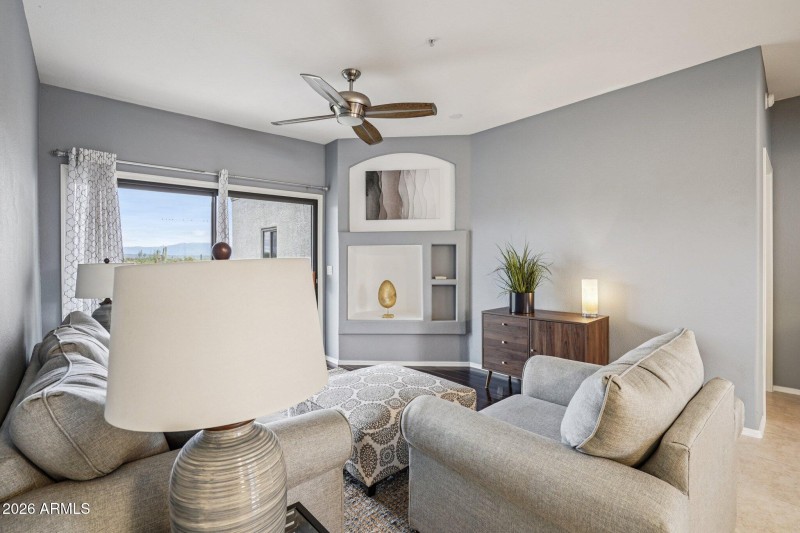 7-web-or-mls-N Saguaro Blvd-S0801-007