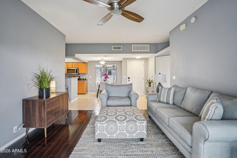 9-web-or-mls-N Saguaro Blvd-S0801-009