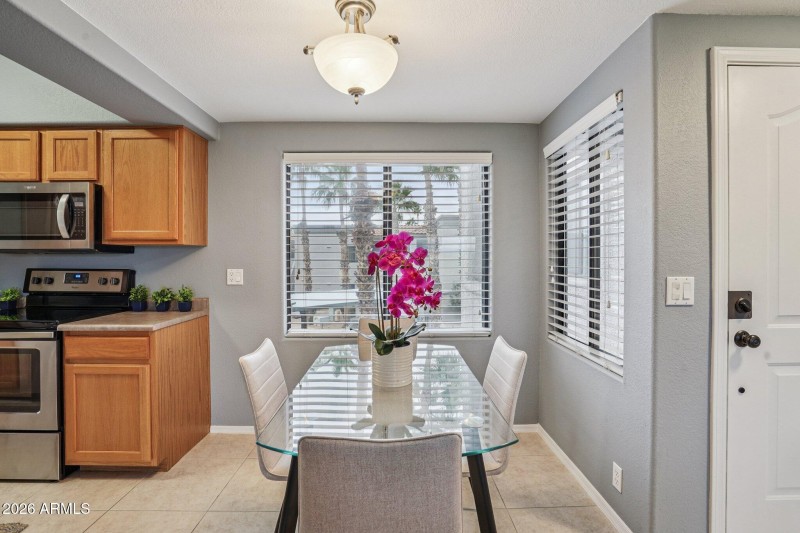 11-web-or-mls-N Saguaro Blvd-S0801-011